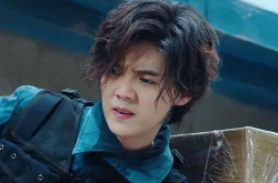 娱乐圈吃瓜男歌手是谁啊,揭秘神秘男歌手的瓜田传奇