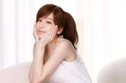 娱乐吃瓜王心凌是谁,她是如何成为娱乐圈焦点人物的?